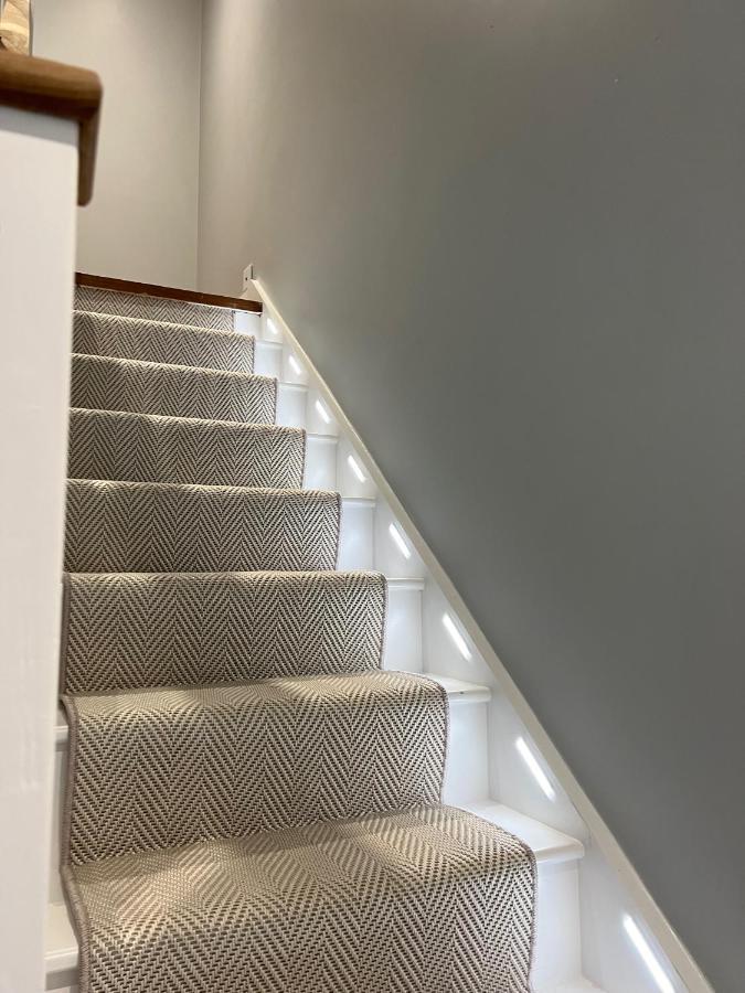 A Luxury 2 Bedroom Apartment บาร์เน็ท ภายนอก รูปภาพ